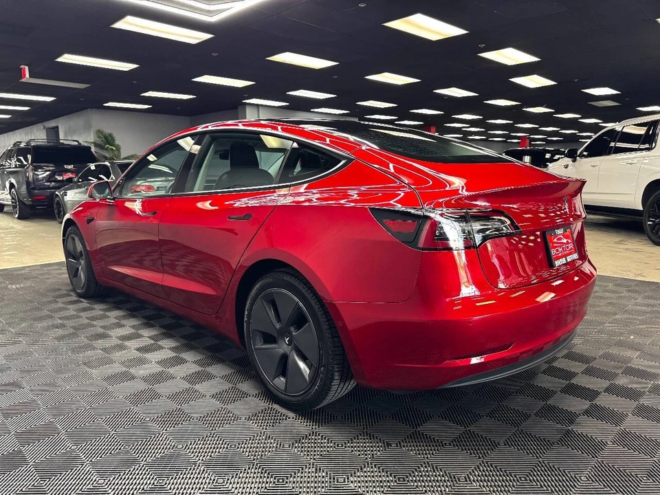 2021 Tesla Model 3 - Image 9 of 12