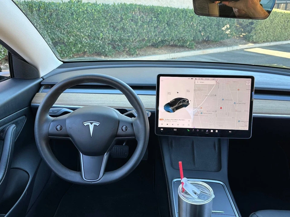 2021 Tesla Model 3 - Image 2 of 12