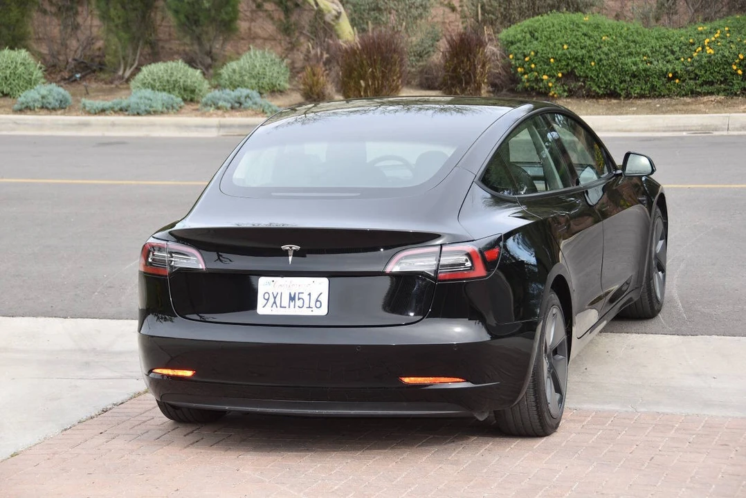 2021 Tesla Model 3 - Image 25 of 31