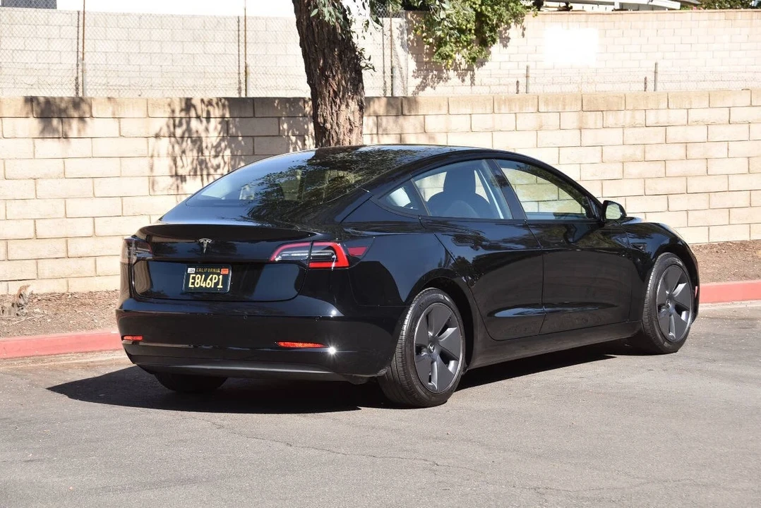 2021 Tesla Model 3 - Image 9 of 12