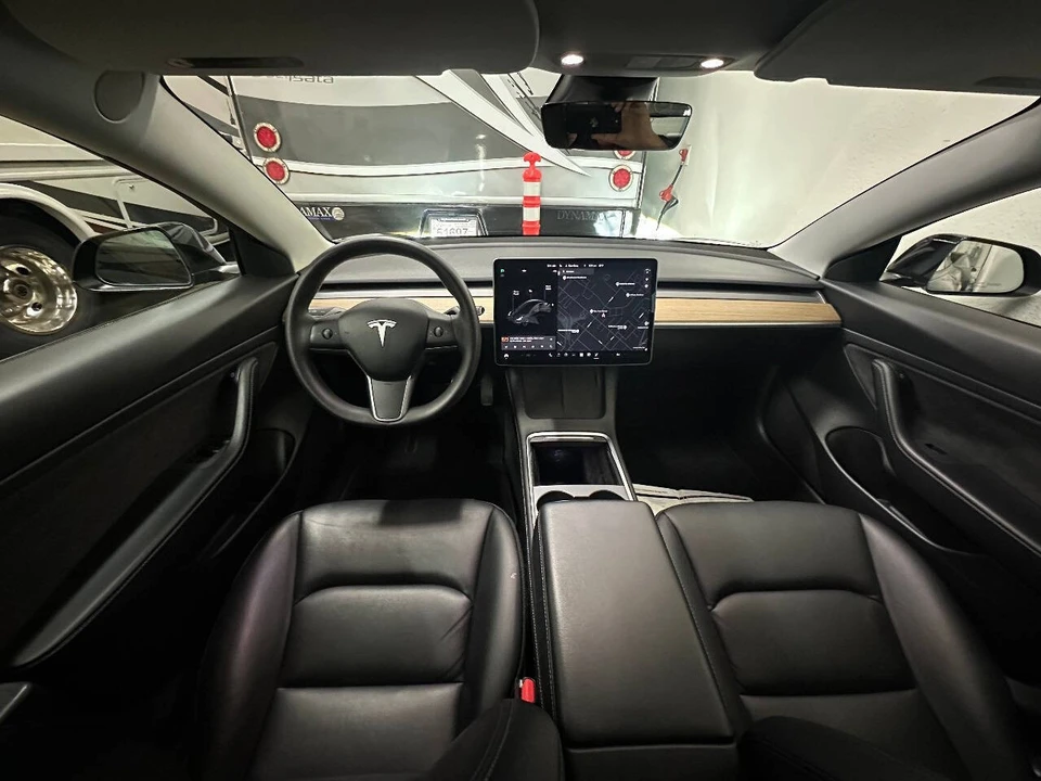 2021 Tesla Model 3 - Image 2 of 21