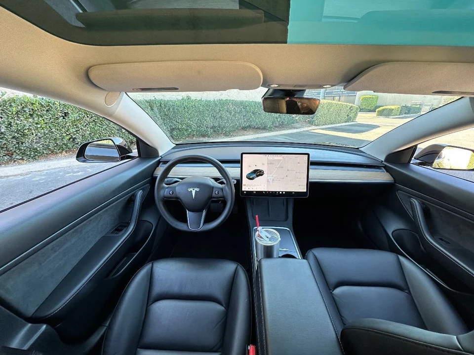 2021 Tesla Model 3 - Image 3 of 12