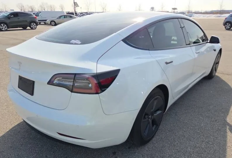 2021 Tesla Model 3 - Image 2 of 10