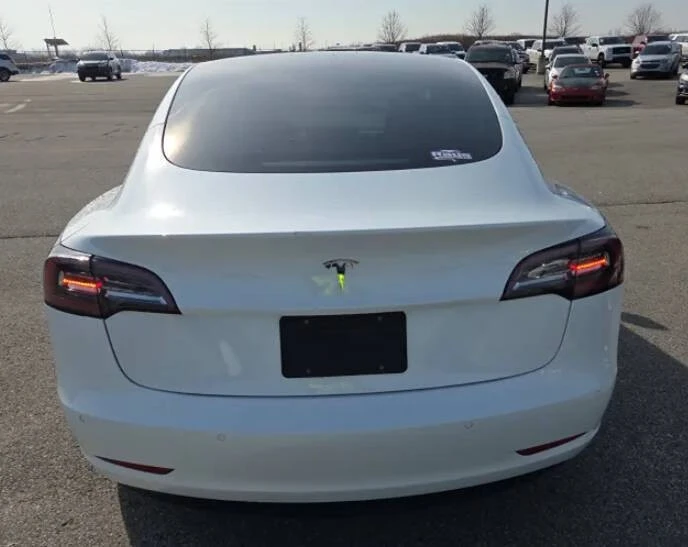 2021 Tesla Model 3 - Image 6 of 10