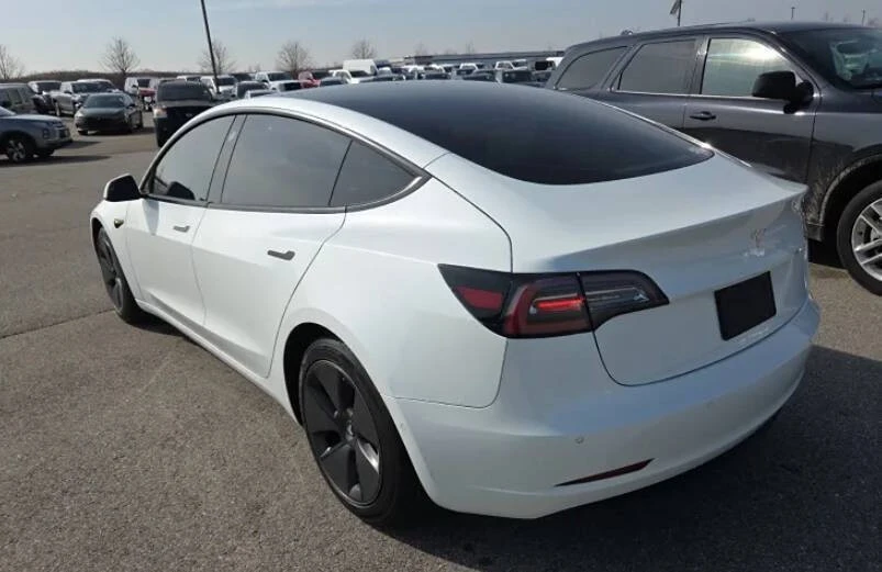 2021 Tesla Model 3 - Image 4 of 10