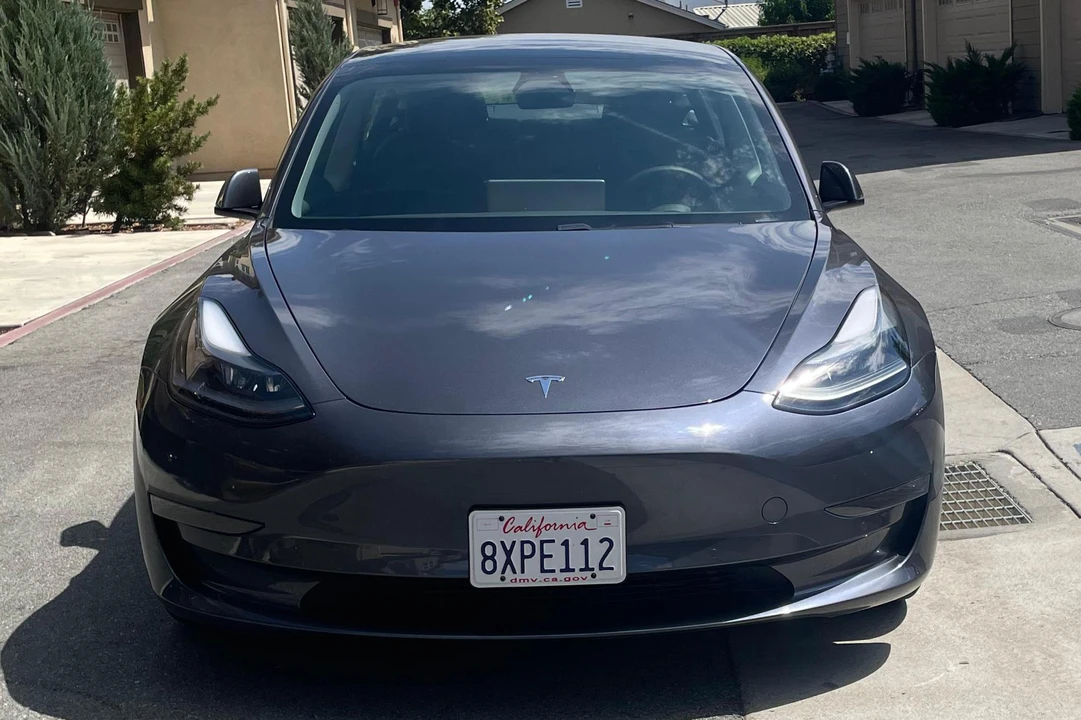 2021 Tesla Model 3 - Image 2 of 31
