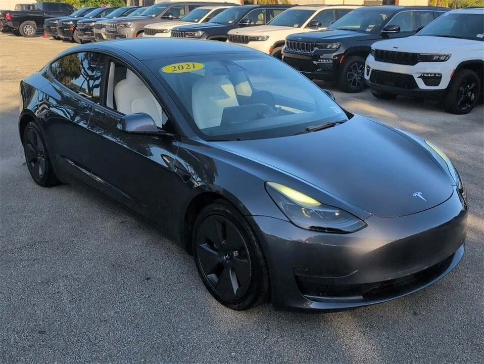 2021 Tesla Model 3 - Image 2 of 12