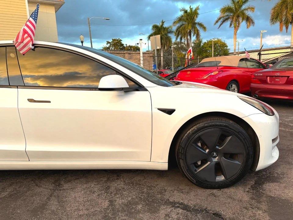 2021 Tesla Model 3 - Image 14 of 21