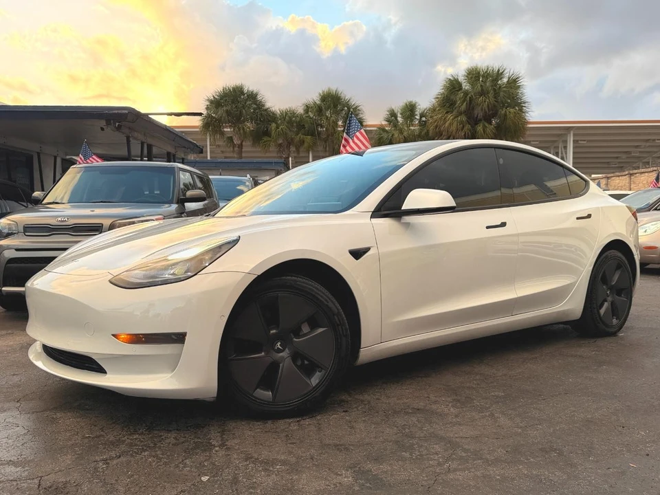 2021 Tesla Model 3 - Image 5 of 21