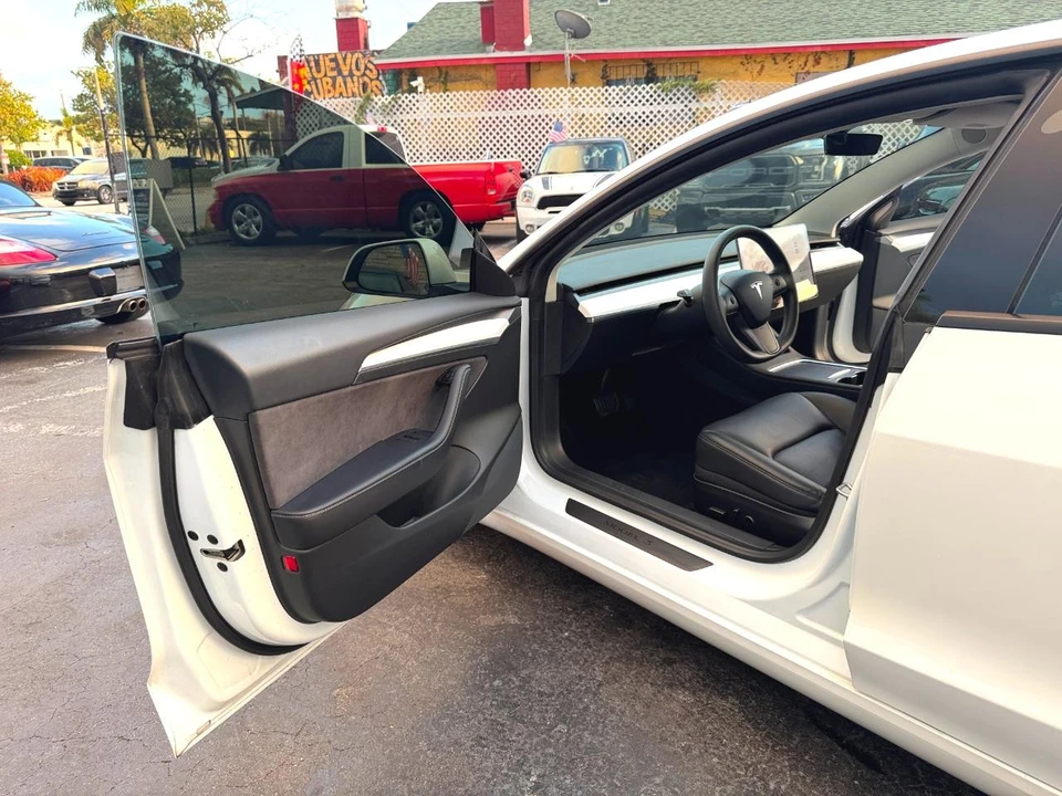 2021 Tesla Model 3 - Image 19 of 21