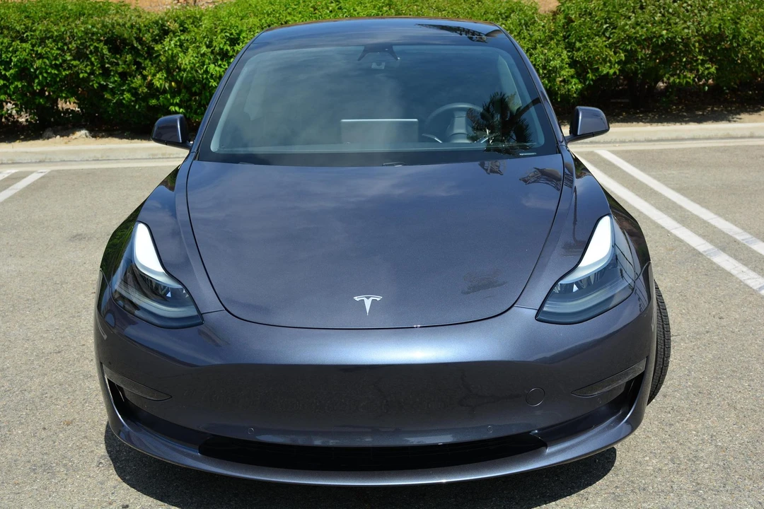 2021 Tesla Model 3 - Image 2 of 31