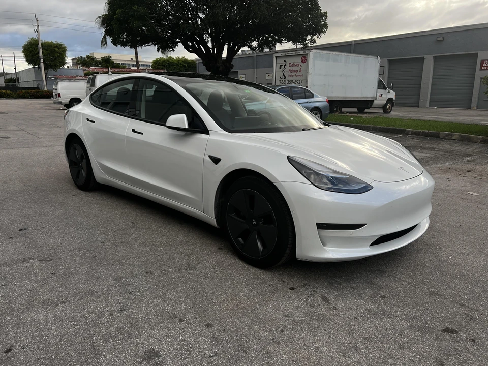 2021 Tesla Model 3 - Image 18 of 31
