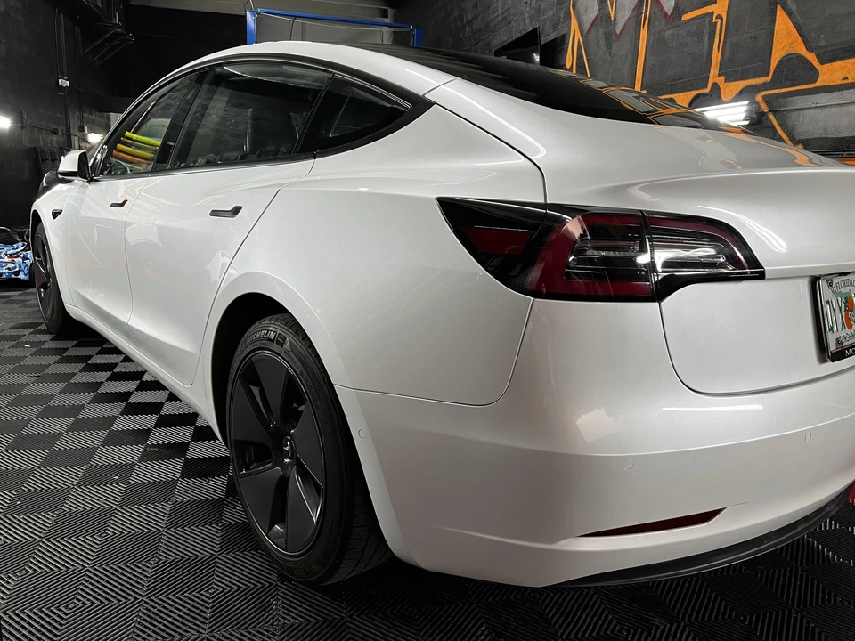 2021 Tesla Model 3 - Image 25 of 31