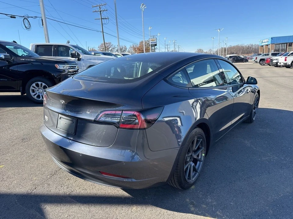 2021 Tesla Model 3 - Image 5 of 12