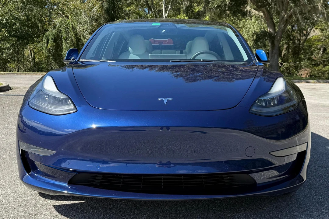 2021 Tesla Model 3 - Image 2 of 31