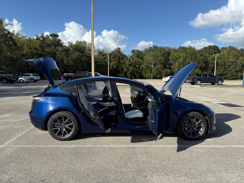 2021 Tesla Model 3 - Image 16 of 31