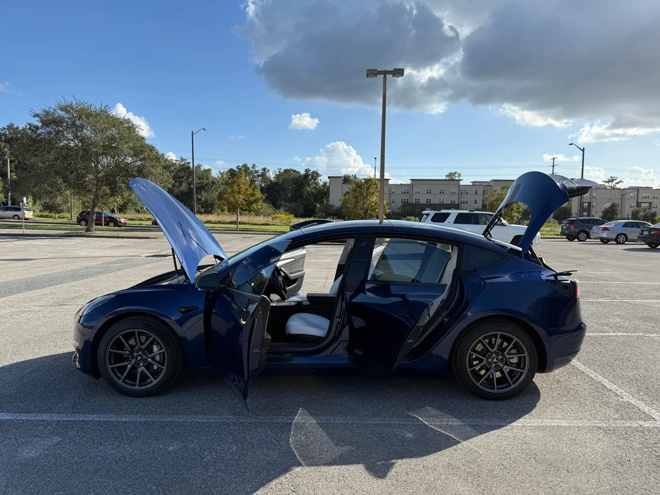 2021 Tesla Model 3 - Image 15 of 31