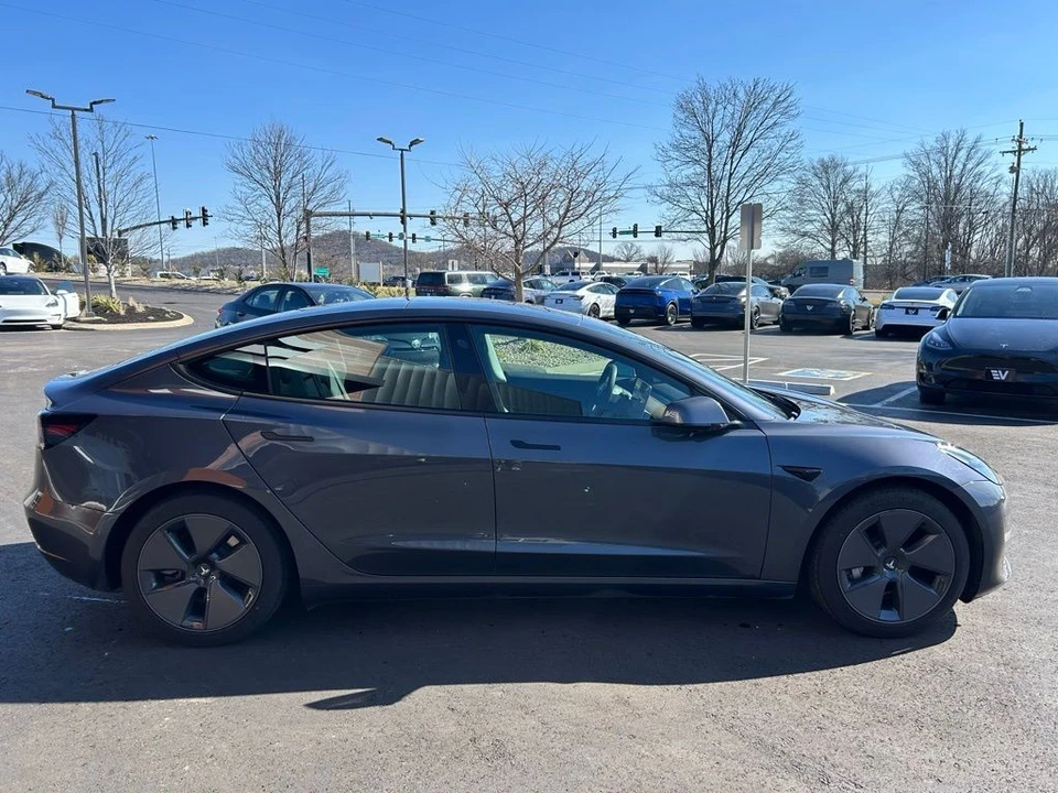 2021 Tesla Model 3 - Image 4 of 17