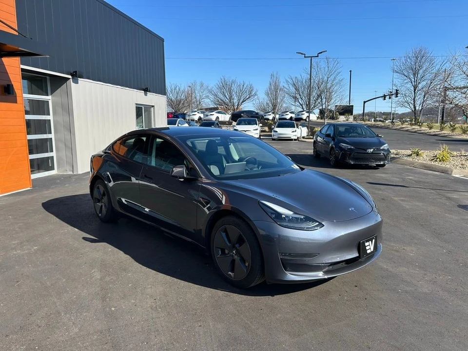 2021 Tesla Model 3 - Image 3 of 17