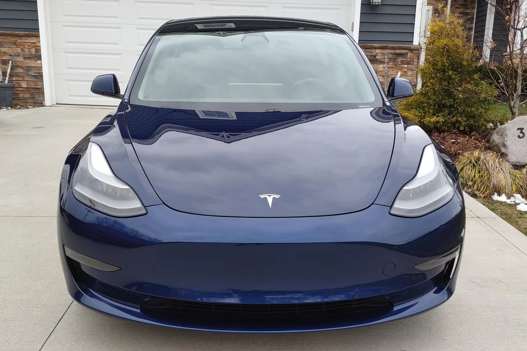 2021 Tesla Model 3 - Image 2 of 31