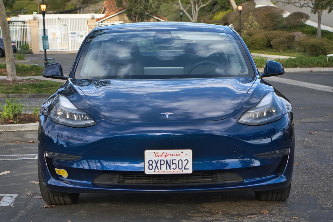 2021 Tesla Model 3 - Image 2 of 31