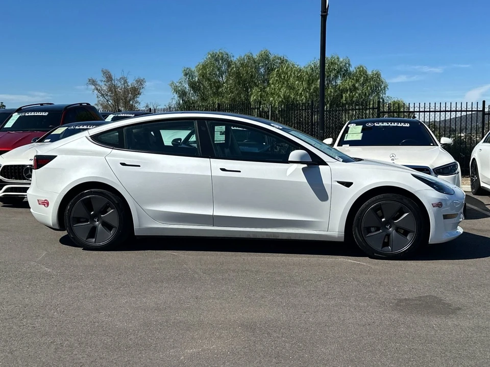 2021 Tesla Model 3 - Image 2 of 21
