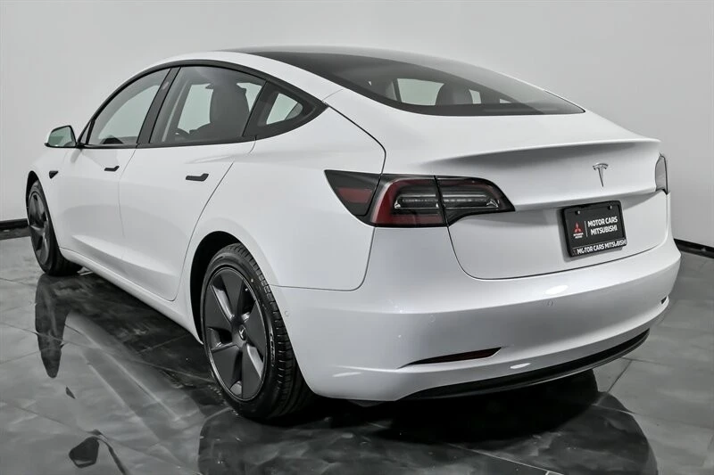 2021 Tesla Model 3 - Image 9 of 12