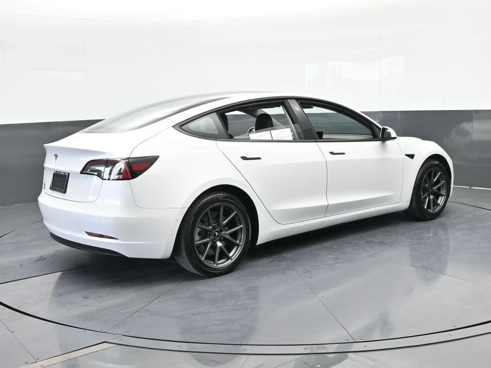 2021 Tesla Model 3 - Image 6 of 12