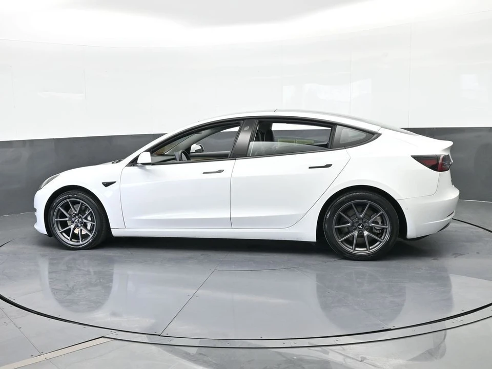 2021 Tesla Model 3 - Image 3 of 12