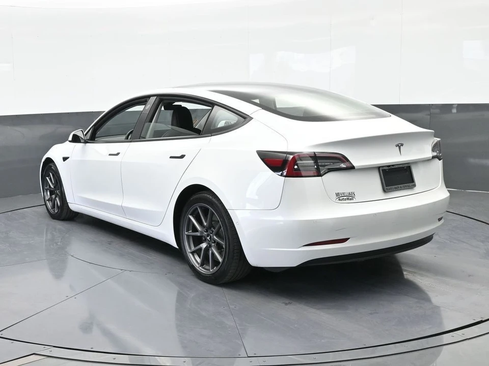 2021 Tesla Model 3 - Image 4 of 12