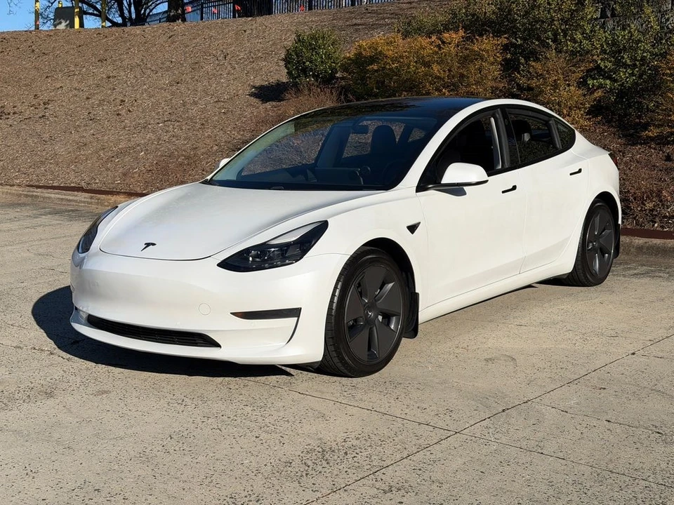 2021 Tesla Model 3 - Image 2 of 21