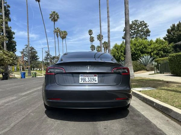 2021 Tesla Model 3 - Image 4 of 26