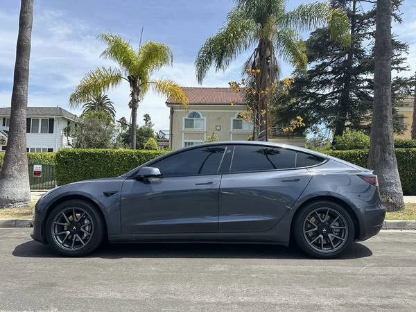 2021 Tesla Model 3 - Image 2 of 26