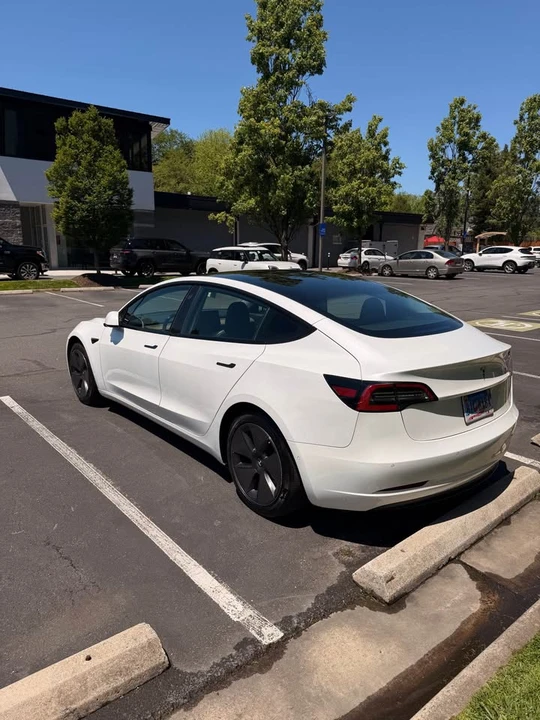 2021 Tesla Model 3 - Image 2 of 9