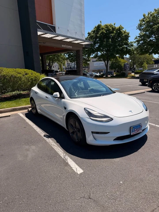 2021 Tesla Model 3 - Image 4 of 9