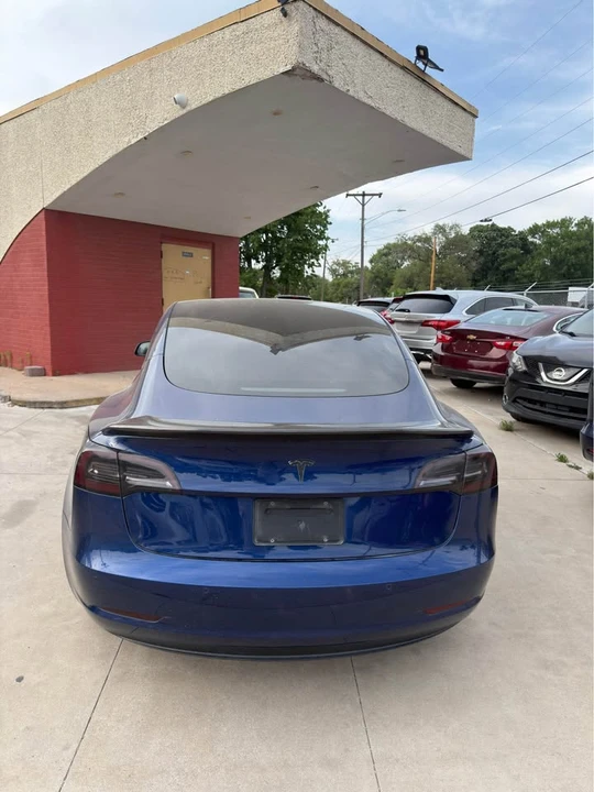 2021 Tesla Model 3 - Image 4 of 10