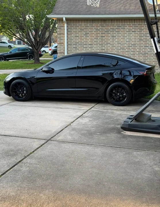 2021 Tesla Model 3 - Image 2 of 17