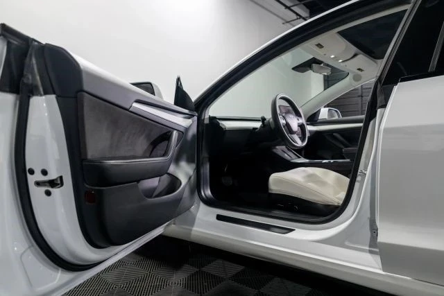2021 Tesla Model 3 - Image 18 of 21