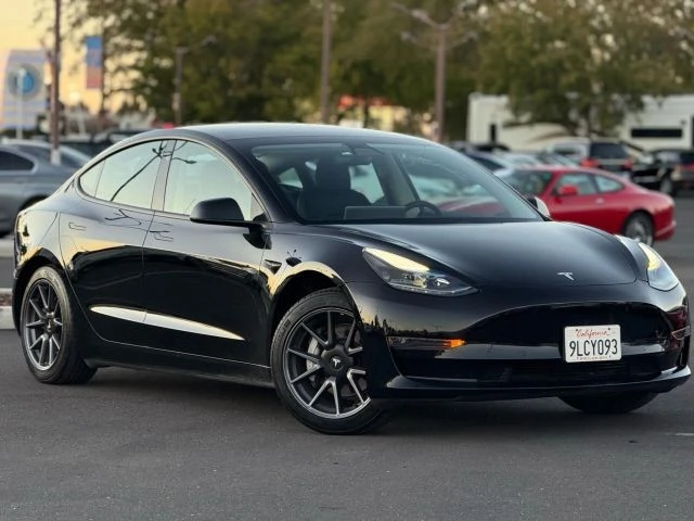 2021 Tesla Model 3 - Image 3 of 12