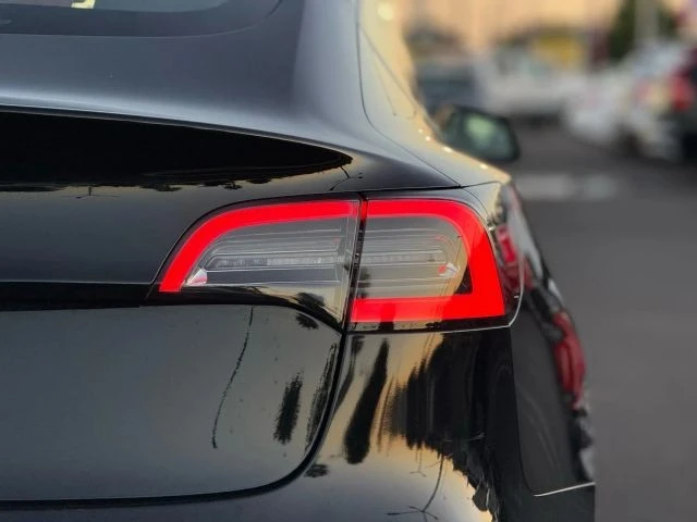 2021 Tesla Model 3 - Image 9 of 12