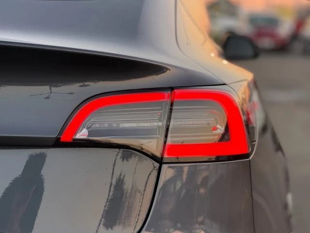 2021 Tesla Model 3 - Image 9 of 12