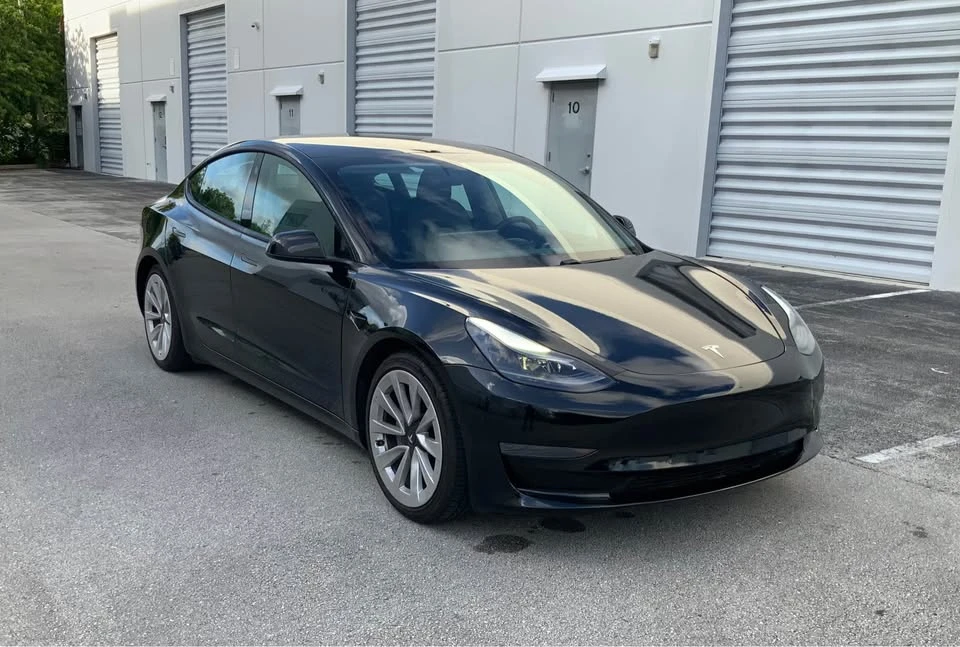 2021 Tesla Model 3 - Image 2 of 19