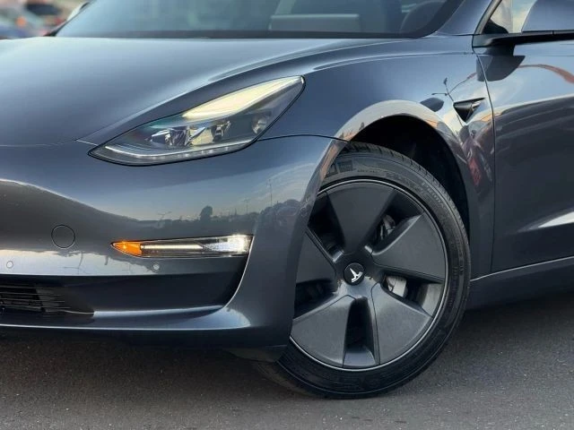 2021 Tesla Model 3 - Image 2 of 21