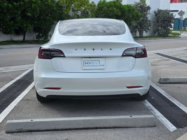 2021 Tesla Model 3 - Image 8 of 21