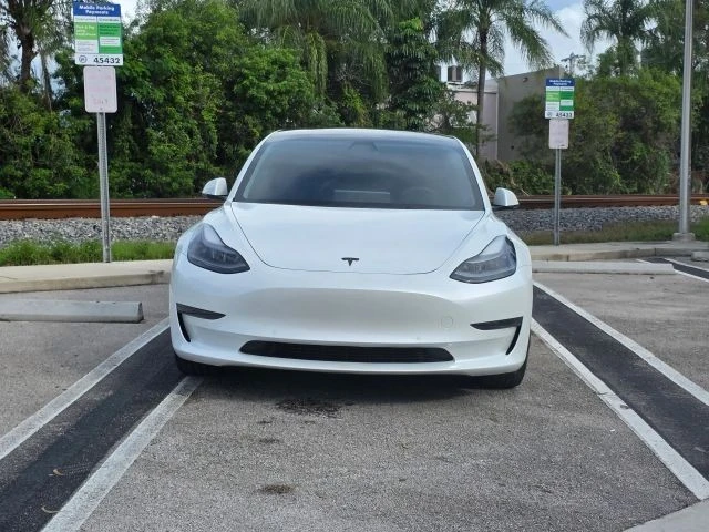 2021 Tesla Model 3 - Image 3 of 21