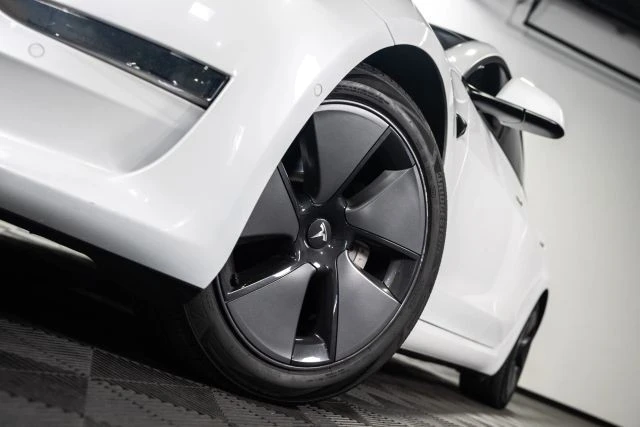 2021 Tesla Model 3 - Image 8 of 21