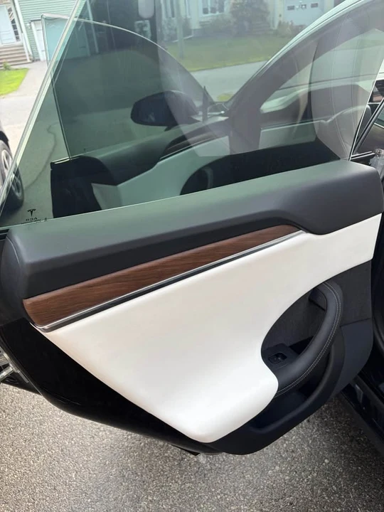 2021 Tesla Model S Plaid - Image 10 of 15