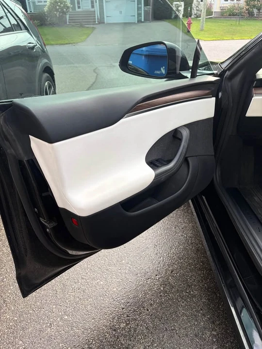 2021 Tesla Model S Plaid - Image 9 of 15