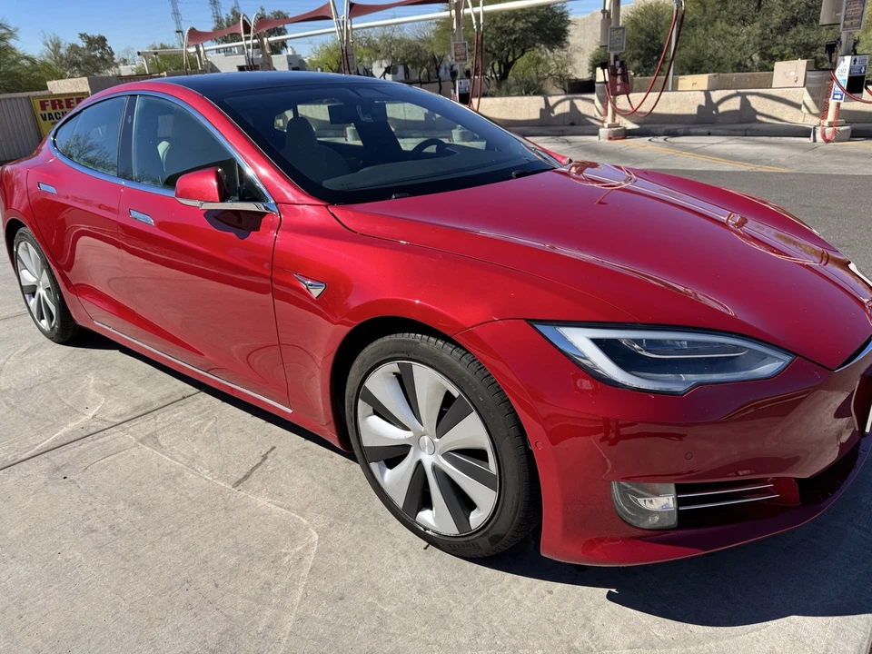 2021 Tesla Model S - Image 12 of 21