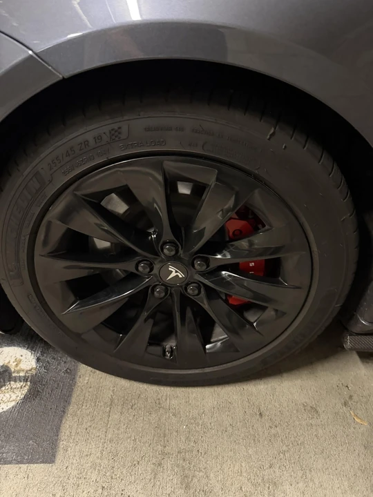 2021 Tesla Model S - Image 29 of 31
